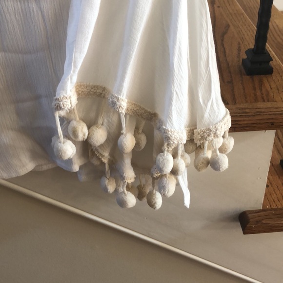 Swimsuit coverup. - Picture 4 of 5